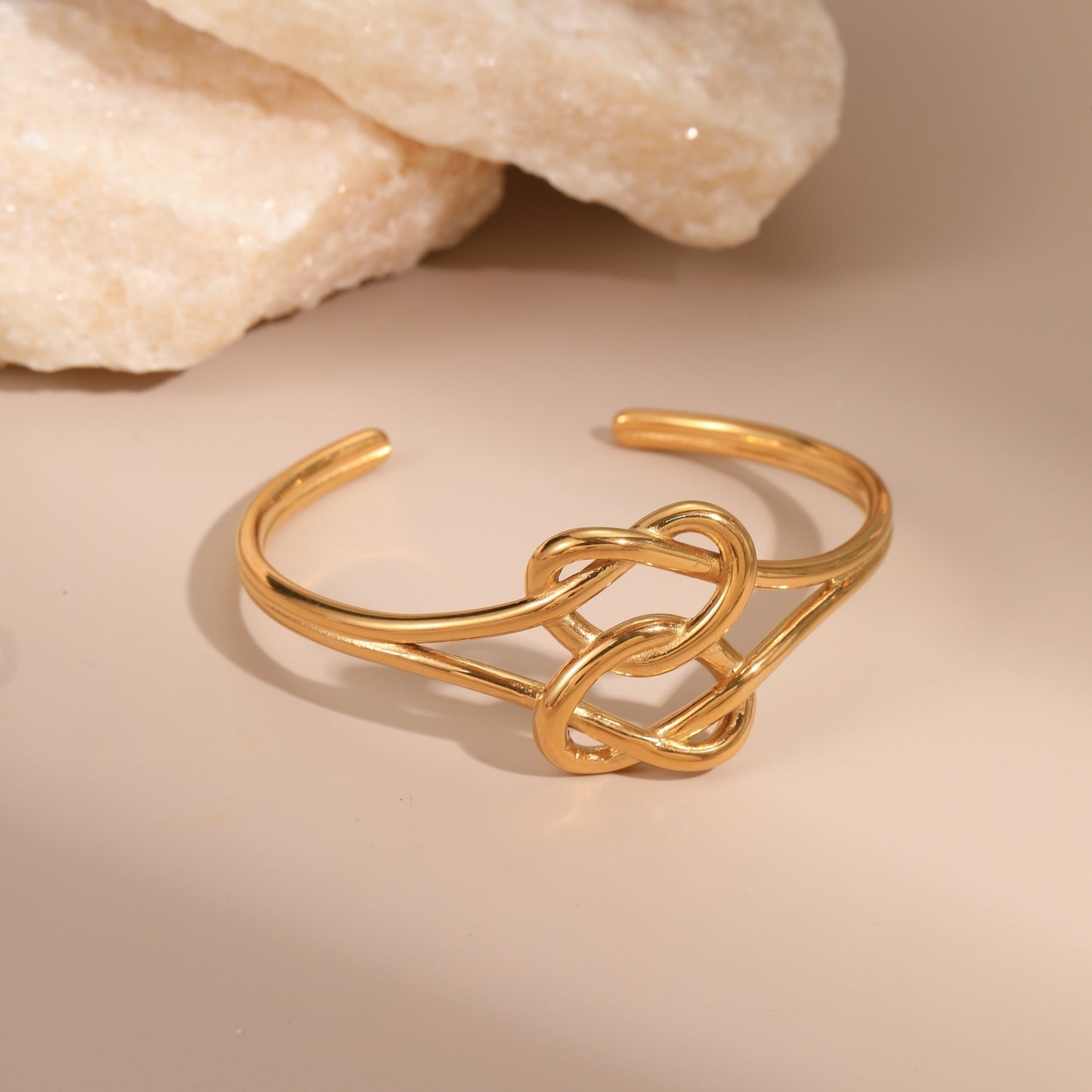 European And American Open Stainless Steel Bracelet 18K Gold Plating Heart-shaped Design Sense